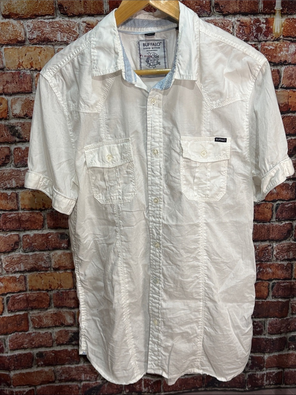 Buffalo David Bitton men’s medium White Short-Sleeve Button-Down Shirt